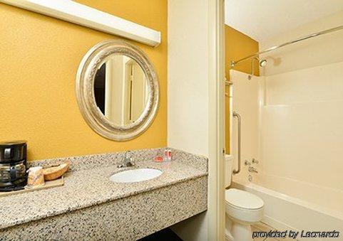 Econo Lodge Μπόουλινγκ Γκριν Εξωτερικό φωτογραφία